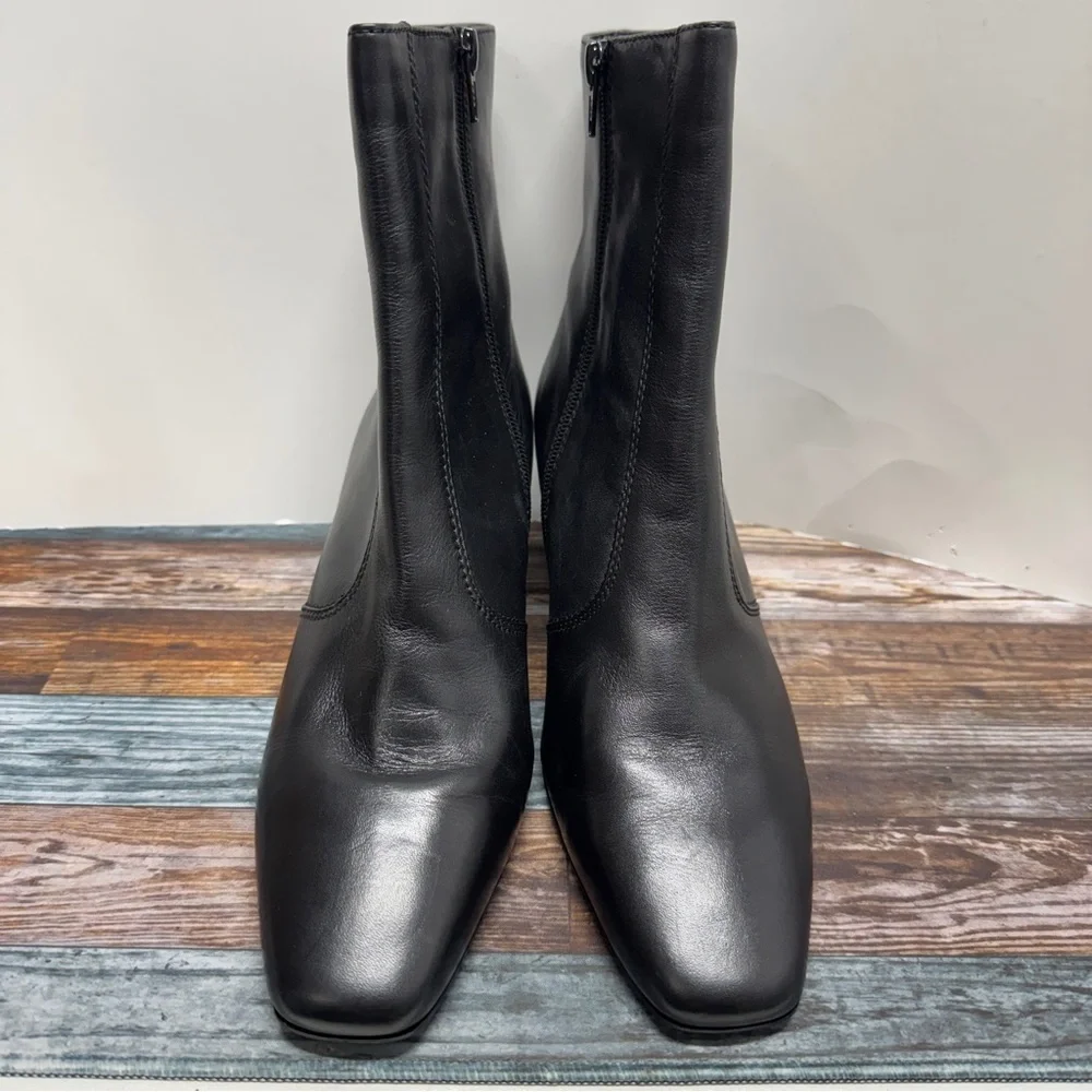 Apostrophe Black Leather Square-Toe Ankle Boots